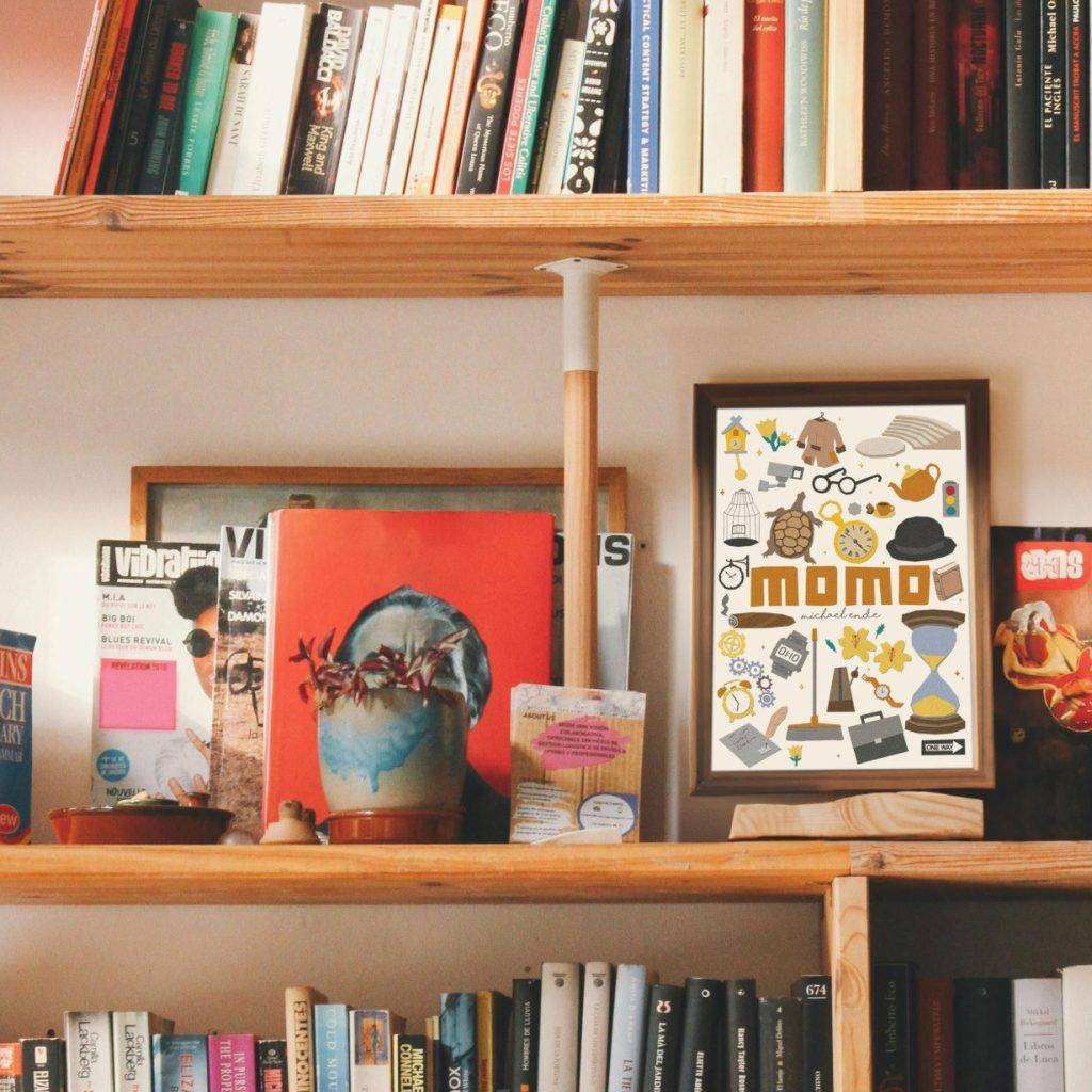 Póster de Momo, Ilustraciones llenas de historias